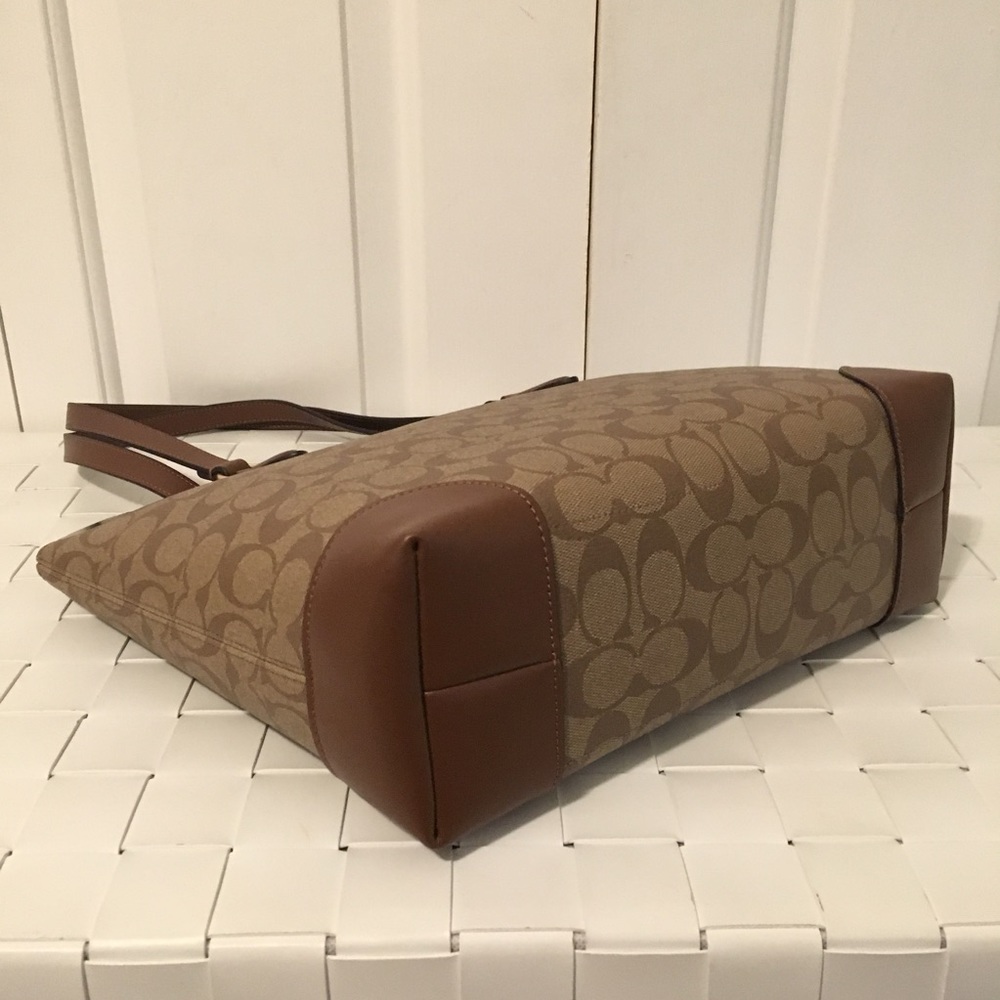 NWT coach signature zip Tote bag - Picture 4 of 6